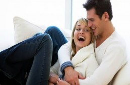 Como atrair um homem e fazer ele ficar interessado em você para sempre