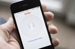 Como conquistar homens no Tinder e em outros aplicativos de paquera