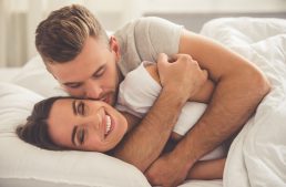 5 SINAIS DE QUE ELE ESTÁ APAIXONADO POR VOCÊ