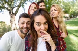 ELE É INFLUENCIADO PELOS AMIGOS? CONTROLE OS AMIGOS DELE, ENTÃO